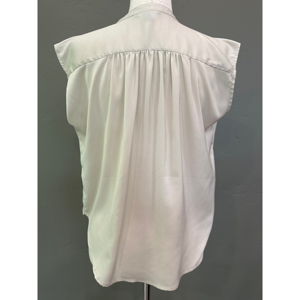 Banana Republic Sleeveless Satin Blouse Sz XS Champagne Chic Timeless Luxury - Picture 5 of 8